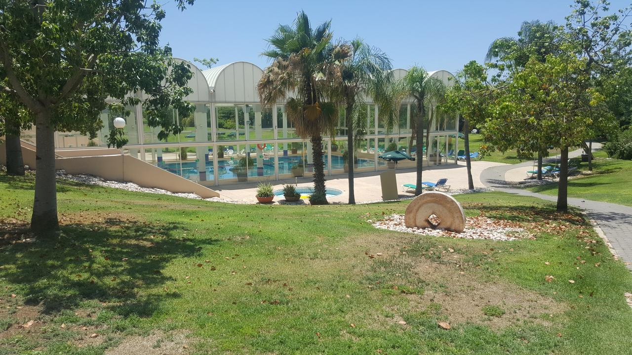 Neot Golf Caesarea Garden Apartment Kültér fotó